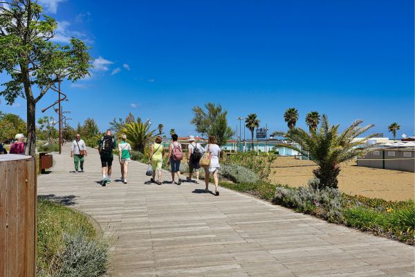 passeggiate sul lungomare di Riccione